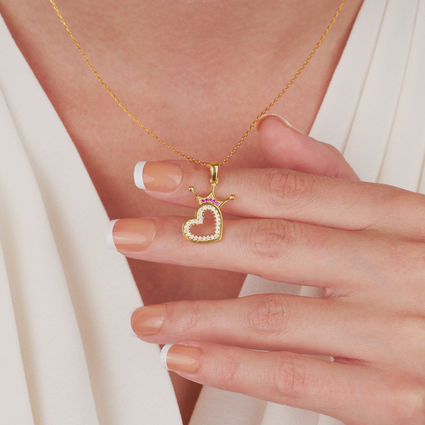 Gold Queen Heart Necklace