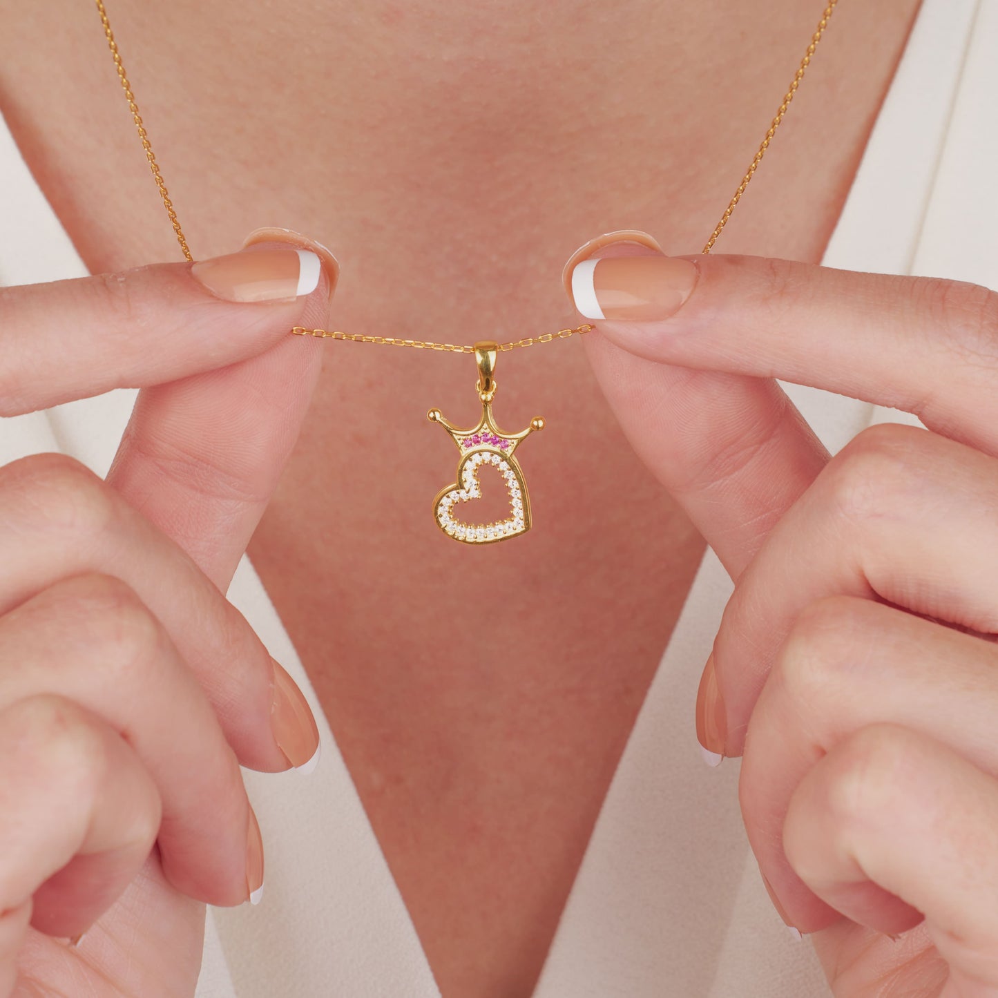 Gold Queen Heart Necklace